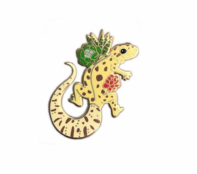 yellow gecko enamel pin