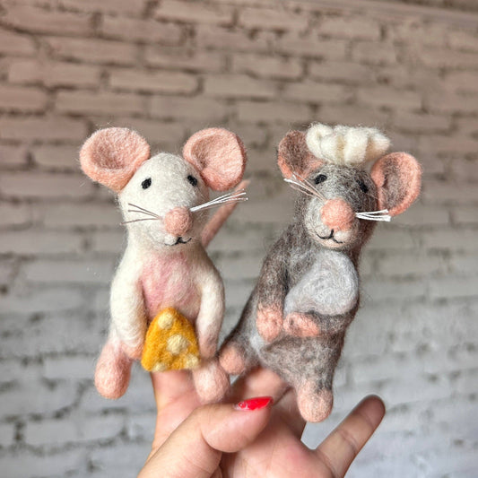 Little Mouse Finger Puppet