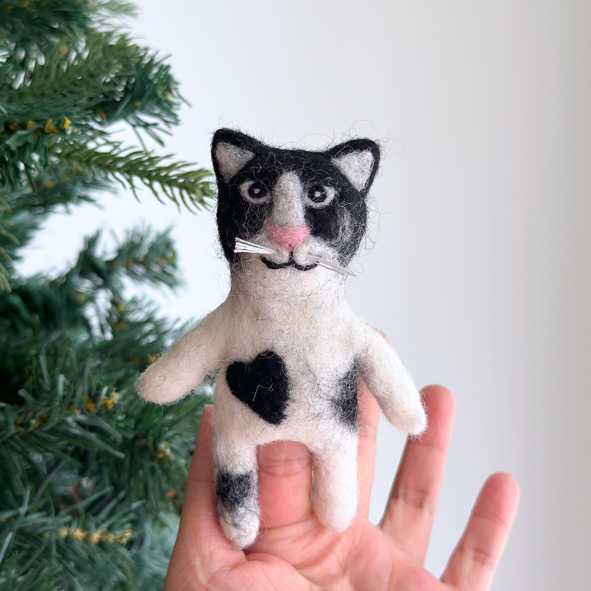 black and white  cat wool finger puppet jasper and ruby96acfc088c8ee5a30352fbc1fd8240b6f07e86118ee13