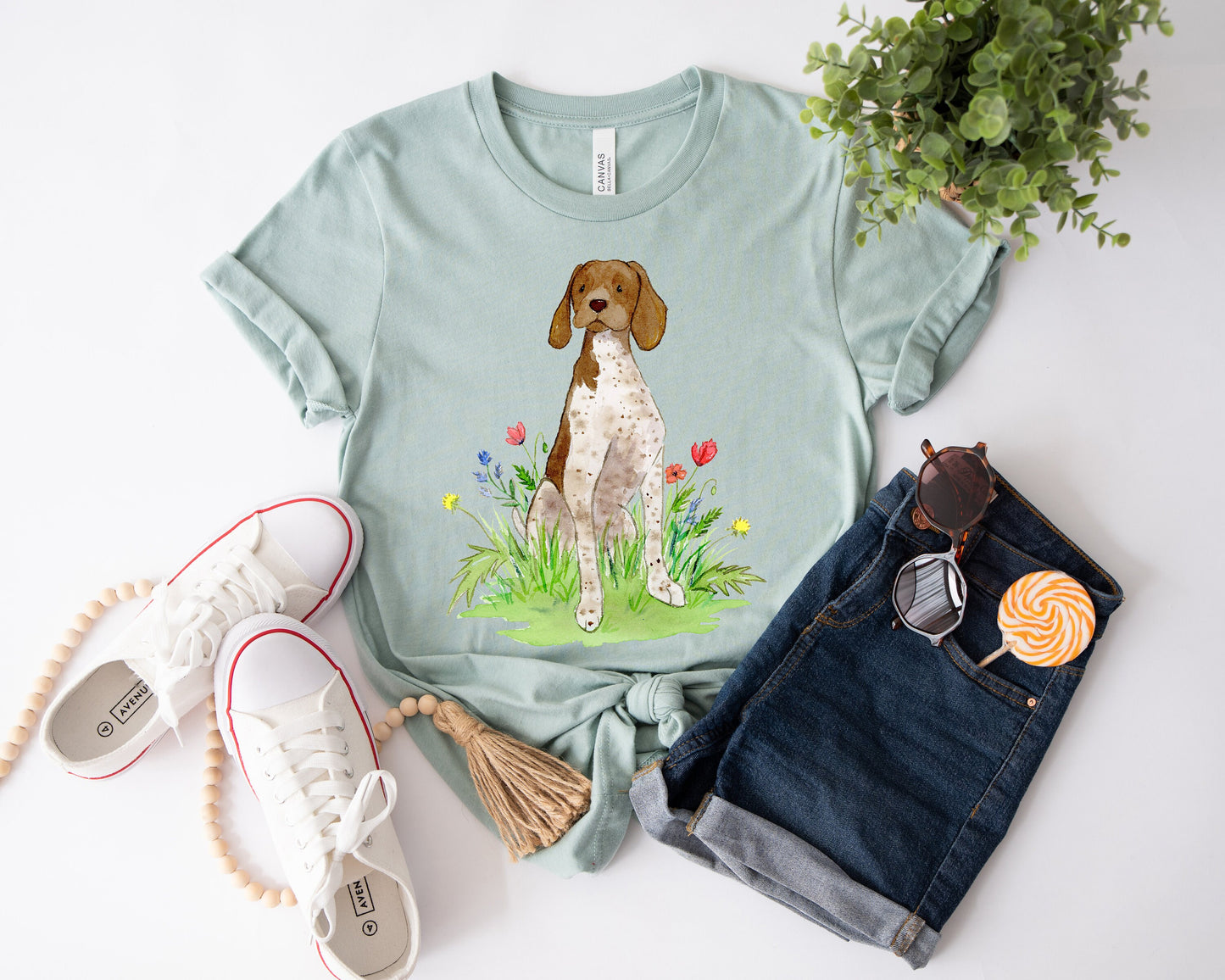 Kids tee shirt with German Shorthaired Pointer Dog and flowers on it.